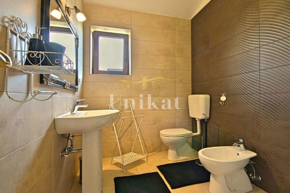 Casa con piscina vicino a Poreč